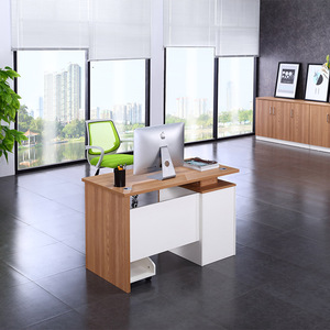 Escritorio Individual para Empleados de Oficina, Marca OEM, Venta al por Mayor, Escritorio de Computadora Simple y Moderno para el Hogar, Embalaje para Envío desde Guangdong - Product Image 1