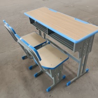 Meubles de classe en bois modernes, hauteur réglable, HDF ignifuge, ensemble de chaises et de tables doubles pour élèves du primaire