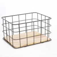 Panier de rangement en fil métallique avec base en bois, bac organisateur en maille métallique pour bureau, cuisine, salle de bain, rangement domestique
