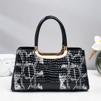 Nouveau sac à main en cuir PU tendance pour femmes, sac à bandoulière de luxe pour femmes, sac fourre-tout de grande capacité pour femmes, sac à main de créateur