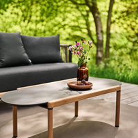 Ensemble de mobilier de jardin moderne en teck pour terrasse, résistant à l'eau et aux UV, avec tissage en rotin, idéal pour villa et salle à manger
