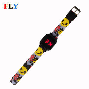 หน้าจอสัมผัสขนาดใหญ่ LED ซิลิโคนสร้อยข้อมือแฟนซี Cool เด็กดิจิตอลสายรุ้งนาฬิการูปแบบ - Product Image 5