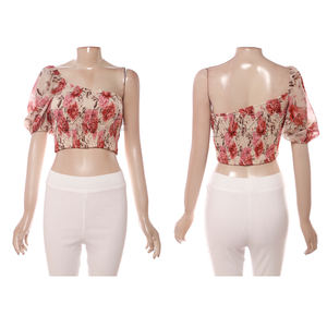 Nuovo arrivo estivo <span class=keywords><strong>camicetta</strong></span> asimmetrica a spalla singola con scollo a manica corta Sexy con stampa floreale da donna - Product Image 2