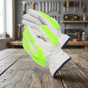 Gants de travail en cuir blanc avec paume et doigts antidérapants verts, gants de sécurité polyvalents - Product Image 1