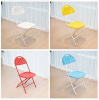 Chaises pliantes d'extérieur avec cadre en acier thermolaqué et assise en plastique blanc/rouge vin/rouge pour mariages et événements