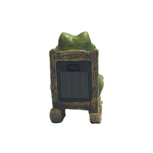 Ornement de grenouille en forme de chaise à bascule, lumière LED solaire, décoration de jardin extérieure, lumière de nuit créative imperméable - Product Image 4