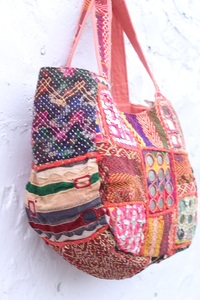 Bolsos Banjara Tradicionales Hechos a Mano para Invitados de Boda, Bolso de Hombro Étnico Indio Bordado a Mano, Colorido, Excelente Precio - Product Image 3