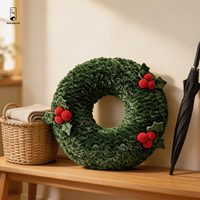 Coussin brodé en forme de visage souriant pour couronne de Noël, avec expression 3D et baies d'églantier, décoration de Noël pour la maison, le canapé et la porte