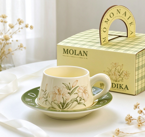 Set Tazza da Caffè in Ceramica con Piattino, Decorazione Floreale Antica, Tazza da Tè in Porcellana per Bomboniere Matrimonio, Regalo di Compleanno per Coppie - Product Image 2