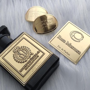 Personalizado en relieve de metal de aluminio etiqueta oro de metal Etiqueta Privada perfume de lujo logo pegatina diseñadores para <span class=keywords><strong>mi</strong></span> marca - Product Image 1