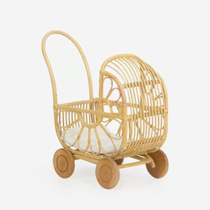 Poussette de poupée en rotin artisanal, jouets pour enfants et landaus de poupée pour enfants et accessoires jouets - Product Image 1