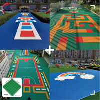 TPE Ineinandergreifende Sportbodenplatten Happiness Flower Rutschfest Stoßdämpfend für Kindergärten & Sportstätten