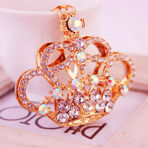 سعر المصنع الفاخرة الاكسسوارات المعدنية الكرتون لطيف كريستال مخرمة تاج من حجر الراي المفاتيح - Product Image 4