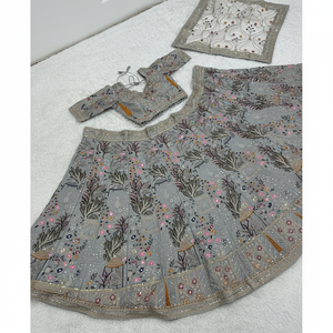 Beaux vêtements de mariage Lehenga Choli avec des paillettes de fil Dori Work - Product Image 1