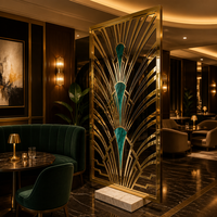 Paravent de luxe Art Déco en or avec incrustation de malachite et base en marbre, séparateur de pièce sur mesure pour hall d'hôtel