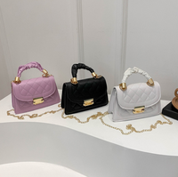 Sac à rabat matelassé en diamant MZL 2026, sac à bandoulière avec chaîne dorée et poignée supérieure plissée pour femme, idéal pour les soirées