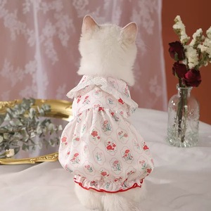 Une robe bulle à motifs floraux pour chats, conçue pour éviter la perte de poils, idéale pour le printemps et l'été. Cool et léger. - Product Image 2