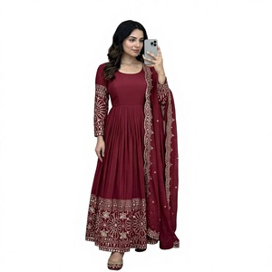 Salwar Kameez traditionnel rouge en coton pour femmes, avec broderie, coupe ample, longueur au sol, pour les occasions de mariage, style Inde/Pakistan - Product Image 1