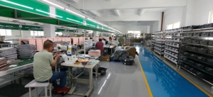 Valise rigide pour ordinateur portable avec logo personnalisé, 28 pouces, approuvée par la TSA, roues pivotantes à 360°, poignée ergonomique, bagages de voyage haut de gamme pour les voyages - Product Image 6
