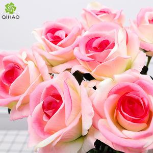 Rosas Artificiales de Terciopelo QIHAO Rojas, 6 Piezas, Alta Simulación, Decoración para Bodas y Hogar - Product Image 4