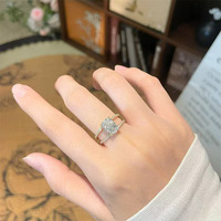 Bague double rangée Starlight Halo en or jaune 18 carats avec diamant de laboratoire taille radiant en forme de cube de sucre pour femme