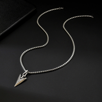 Collier pendentif rétro en métal en forme de flèche triangulaire, bijoux de mode européens et américains pour hommes