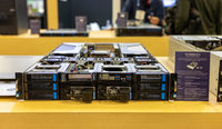 새로운 오리지널 ESC4000-E10 E11 5세대 인텔 CPU 2U 랙 GPU 서버 2*2600W 베어본 플랫폼
