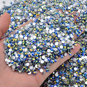 Strass OLeeya SS6-SS30 Magic Capri Blue pour Nail Art, à dos plat, non thermocollants, à coller, pour la broderie - Product Image 4