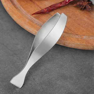 <span class=keywords><strong>Pince</strong></span> à épiler en acier inoxydable de haute qualité Offre Spéciale outil de cuisine <span class=keywords><strong>pour</strong></span> l'enlèvement des os de poisson Clips de ramassage en métal - Product Image 2