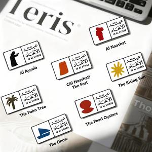 Insignia Metálica Personalizada del Día Nacional de los Emiratos Árabes Unidos, Diseño de Dhow, Palmera y Fuerte Ayyala, Pin Esmaltado, Adhesivo Magnético para Teléfono, Conmemorativo Patriótico - Product Image 1