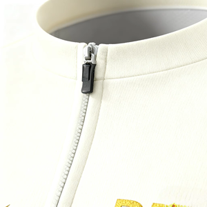 Maillot de cyclisme unisexe professionnel à manches courtes avec accents dorés de luxe et manches en mesh texturé, col montant pour les sorties sur route et l'entraînement en club - Product Image 5