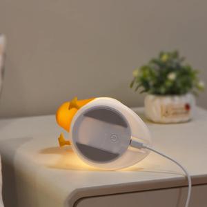 Lampe de nuit en silicone en forme de <span class=keywords><strong>toucan</strong></span> mignon avec capteur tactile, rechargeable par USB, lampe de table LED rechargeable pour enfants, décoration de chambre d'enfant - Product Image 2