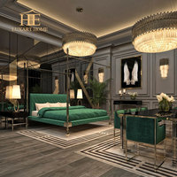 Canapé de luxe italien en laiton de haute qualité, fauteuil en velours vert et ensemble de canapés pour salon, idéal pour villa