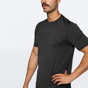 Camiseta Deportiva de Gimnasio sin Costuras para Hombre, Personalizada, de Alta Calidad, al por Mayor, Ajustada, Deportiva, Impresa, de Spandex/Nylon, de Secado Rápido - Product Image 6