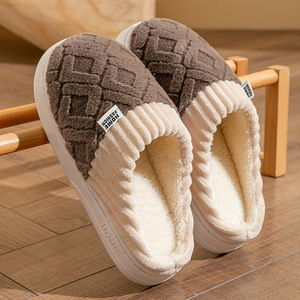 Pantuflas de invierno y otoño para hombre y mujer, zapatos de algodón cálidos y cómodos para interiores y exteriores. - Product Image 5