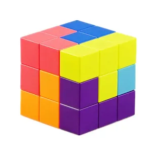 Детский развивающий игровой набор из разноцветных пластиковых кубиков для детей