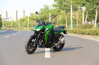Moto Naked 400cc bicylindre refroidie par eau, sportive, haute vitesse, touring, noire