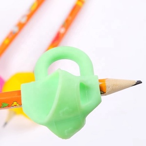 Poignée de crayon en silicone à 3 doigts pour enfants, outil d'écriture avec correction de posture, support de <span class=keywords><strong>stylo</strong></span> rechargeable pour enfants - Vente en gros - Product Image 5