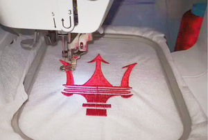ZY1950T Household Multi-Function Embroidery Sewing Machine Programmable Features Single Metal Motor LCD Touch Flat-Bed Plastic - Product Image 3