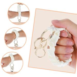 สายคล้องมือถือผ้าไหมยับ สายคล้องกุญแจกันหล่นสำหรับผู้หญิง สายคล้องข้อมือแบบสั้น สายคาดผมสำหรับผู้หญิงและเด็กผู้หญิง ของตกแต่งกระเป๋า - Product Image 3