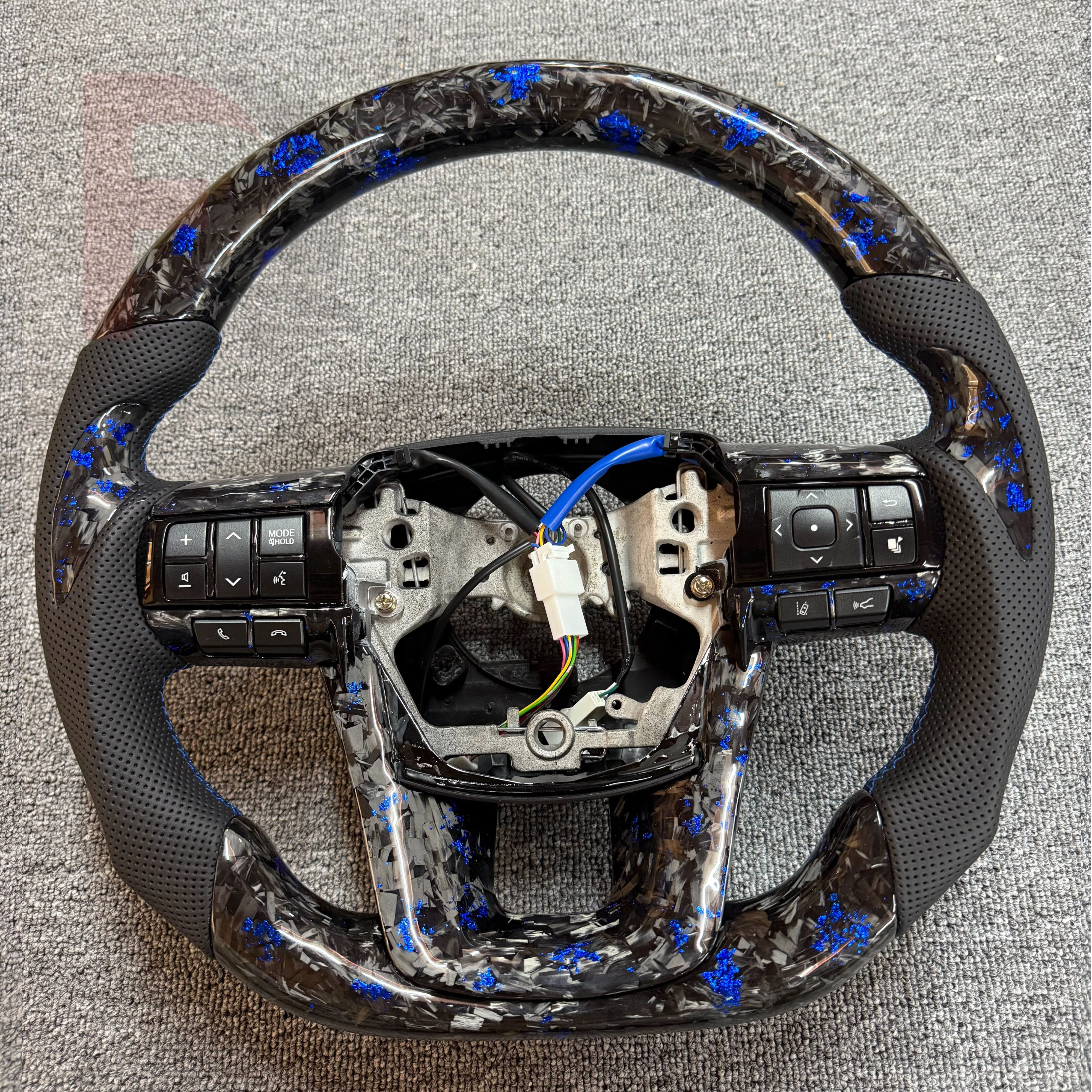 Fibre de carbone forgée bleue 1