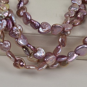Accessoires de bijoux faits à la main avec des perles naturelles d'eau douce en forme de bouton baroque et en forme de cœur, de couleur violette, dispersées - Product Image 2