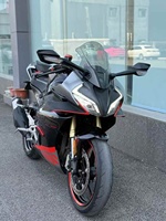 Moto à essence Chunfeng 450SR bicylindre refroidie par eau, pour la course sur route, la course sportive et les courses de vitesse.