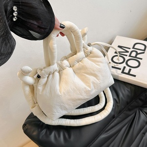 Lady Cổ Điển Mùa Thu/Mùa Đông không thấm nước công suất lớn chần dây đeo chuỗi ba lô vai duy nhất Túi tote - Product Image 2