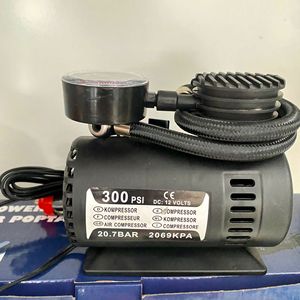 Portable 12V 300psi Micro pompe à air 120W puissance Mini gonfleur de <span class=keywords><strong>pneu</strong></span> de moteur pour voitures et Locomotives pour pneus de véhicule - Product Image 1