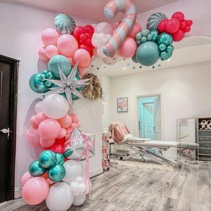Kit de guirlande de ballons de Noël Candyland, 115 pièces, rose, rouge, menthe, turquoise, canne à sucre, étoile, arc, décoration de fête de Noël - Product Image 4