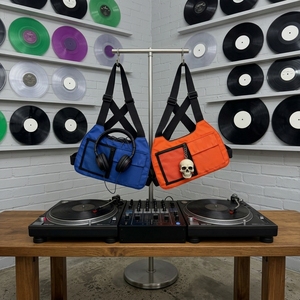 Borsa da Petto in Nylon con Cinghie Incrociate, Marsupio Porta Attrezzi Arancione Fluorescente con Fibbie a Sgancio Rapido Regolabili - Product Image 3