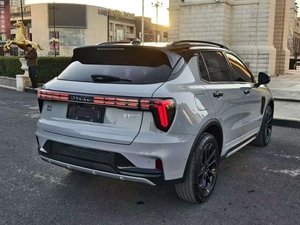 Lynk & Co 01 Híbrido 2023 1.5TD EM-F AM 1.5T 150 Caballos de Fuerza L3 SUV Compacto Híbrido Enchufable con Tracción Delantera - Product Image 2