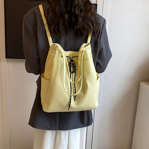 Sac seau grande capacité pour femme sac à dos décontracté polyvalent sac sous les bras simple et élégant - Product Image 4