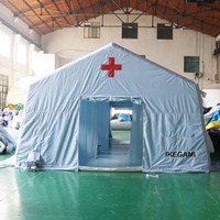 Tente d'hôpital de campagne gonflable à déploiement rapide avec matériau PVC imperméable et certification CE pour une utilisation médicale d'urgence